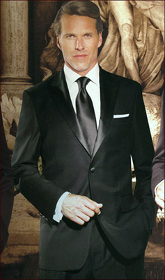 Baroni One Button Peak Tuxedo